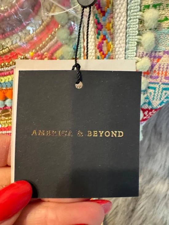 NWT America & Beyond Multicolor Embroidered Tote with Zip Pouch Set - Picture 5 of 13